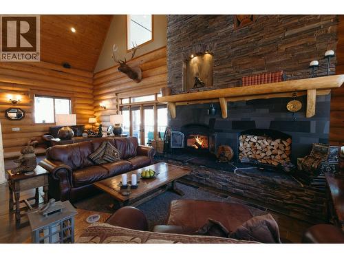 1595 Columbia Valley Veiw Drive, Golden, BC - Indoor Photo Showing Living Room With Fireplace