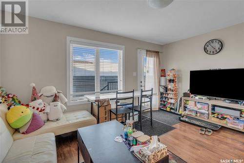 5402 Mitchinson Way, Regina, SK - Indoor Photo Showing Living Room