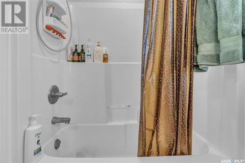 5402 Mitchinson Way, Regina, SK - Indoor Photo Showing Bathroom