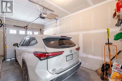 5402 Mitchinson Way, Regina, SK - Indoor Photo Showing Garage