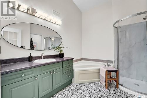 210 Blackshire Place, Saskatoon, SK - Indoor Photo Showing Bathroom