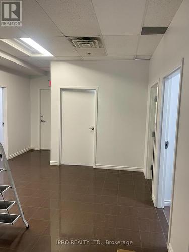 165 Dundas Street W, Mississauga, ON 