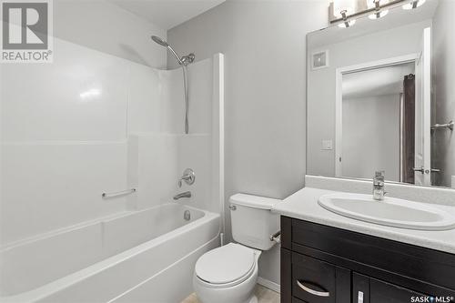 370 Kolynchuk Manor, Saskatoon, SK - Indoor Photo Showing Bathroom