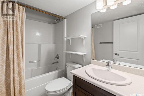 370 Kolynchuk Manor, Saskatoon, SK - Indoor Photo Showing Bathroom