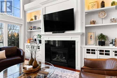 2914 Regina Avenue, Regina, SK - Indoor Photo Showing Living Room With Fireplace