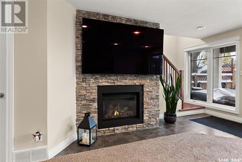 2914 Regina Avenue, Regina, SK - Indoor Photo Showing Living Room With Fireplace