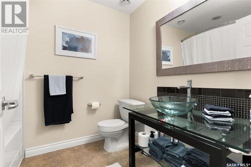 2914 Regina Avenue, Regina, SK - Indoor Photo Showing Bathroom