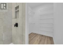 Walk-in closet - 