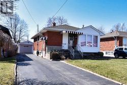 40 SEELEY AVENUE  Hamilton, ON L8V 2G8