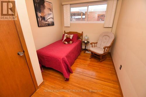 40 Seeley Avenue, Hamilton, ON - Indoor Photo Showing Bedroom