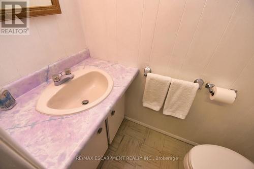 40 Seeley Avenue, Hamilton, ON - Indoor Photo Showing Bathroom