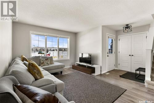 5305 Aerodrome Road, Regina, SK - Indoor Photo Showing Living Room