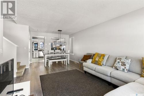 5305 Aerodrome Road, Regina, SK - Indoor Photo Showing Living Room