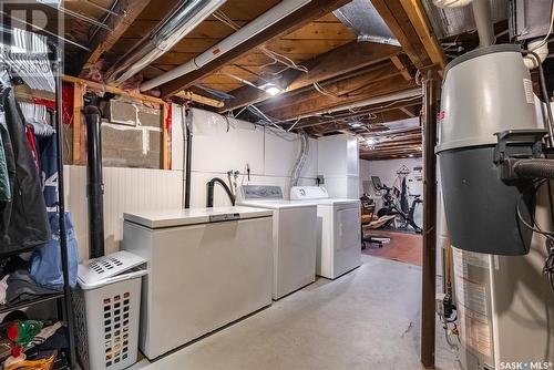 1408 7Th Avenue N, Saskatoon, SK - Indoor Photo Showing Laundry Room