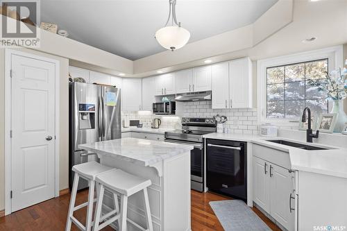 403 Caldwell Place, Saskatoon, SK - Indoor Photo Showing Kitchen With Stainless Steel Kitchen With Upgraded Kitchen