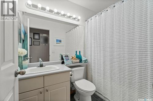 403 Caldwell Place, Saskatoon, SK - Indoor Photo Showing Bathroom