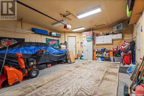 403 Caldwell Place, Saskatoon, SK - Indoor Photo Showing Garage