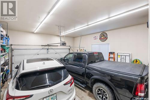 411 Collins Crescent, Saskatoon, SK - Indoor Photo Showing Garage