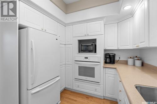 411 Collins Crescent, Saskatoon, SK - Indoor Photo Showing Kitchen