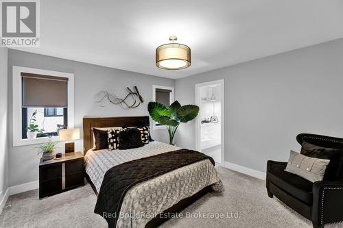 1754 Brayford Avenue, London, ON - Indoor Photo Showing Bedroom