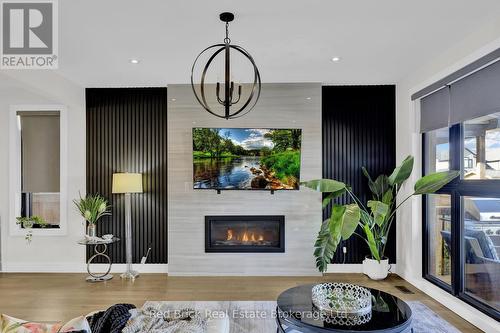 1754 Brayford Avenue, London, ON - Indoor Photo Showing Living Room With Fireplace