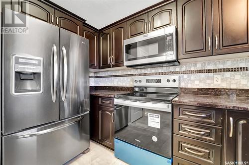 139 Langlois Way, Saskatoon, SK - Indoor Photo Showing Kitchen