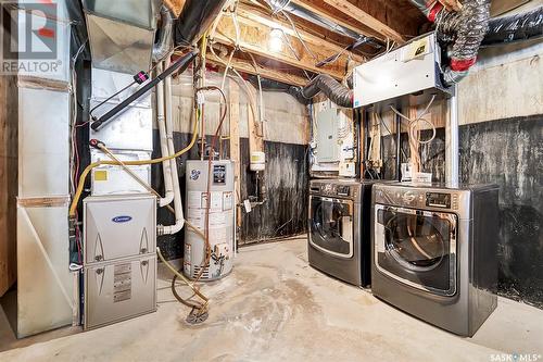 139 Langlois Way, Saskatoon, SK - Indoor Photo Showing Laundry Room