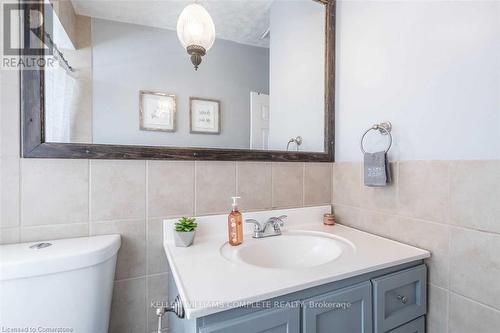 69 Ronaldshay Avenue, Hamilton, ON - Indoor Photo Showing Bathroom