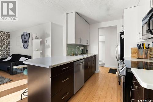 4 1953 Garnet Street, Regina, SK - Indoor Photo Showing Kitchen