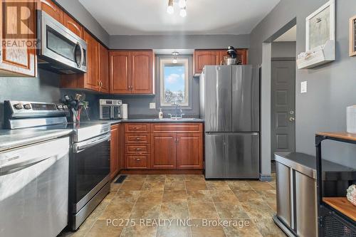 110 Carlyle Drive, London, ON - Indoor Photo Showing Kitchen