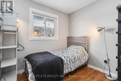 110 Carlyle Drive, London, ON - Indoor Photo Showing Bedroom