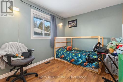 110 Carlyle Drive, London, ON - Indoor Photo Showing Bedroom