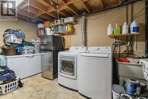 110 Carlyle Drive, London, ON - Indoor Photo Showing Laundry Room