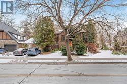 4 FORSYTH AVENUE N  Hamilton, ON L8S 4E1