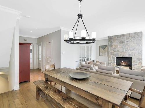 Dining room - 10 Rue Du Chevreuil, Mercier, QC - Indoor With Fireplace