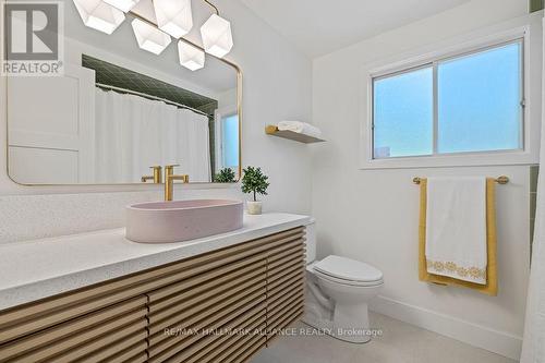 483 Caesar Avenue, Oakville, ON - Indoor Photo Showing Bathroom