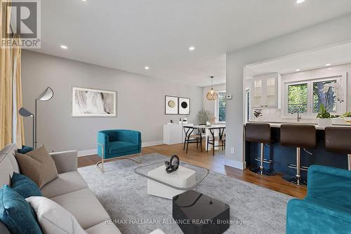 483 Caesar Avenue, Oakville, ON - Indoor Photo Showing Living Room