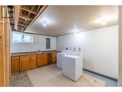 458 Mcgowan Ave, Kamloops, BC - Indoor Photo Showing Laundry Room