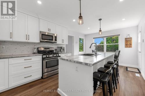 4351 Birchmount Avenue, Lincoln, ON - Indoor Photo Showing Kitchen