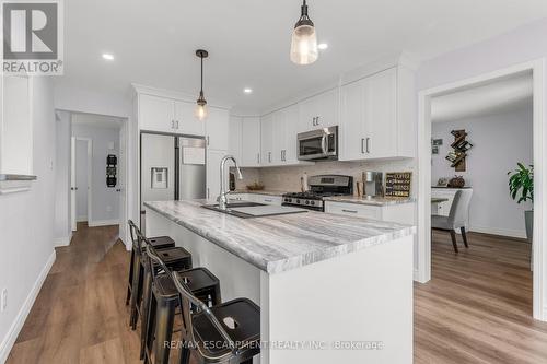 4351 Birchmount Avenue, Lincoln, ON - Indoor Photo Showing Kitchen With Upgraded Kitchen