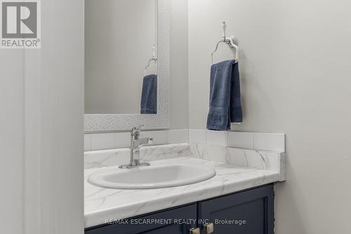 4351 Birchmount Avenue, Lincoln, ON - Indoor Photo Showing Bathroom