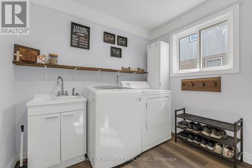 4351 Birchmount Avenue, Lincoln, ON - Indoor Photo Showing Laundry Room