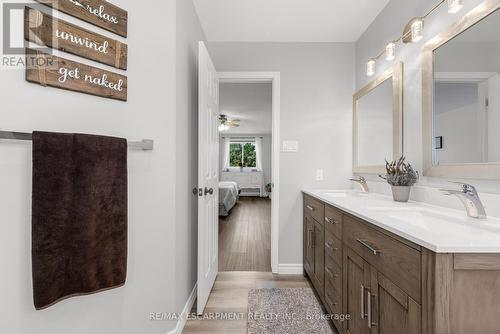 4351 Birchmount Avenue, Lincoln, ON - Indoor Photo Showing Bathroom