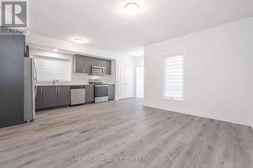 55 - 205 West Oak Trail, Kitchener, ON - Indoor Photo Showing Kitchen