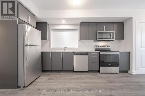 55 - 205 West Oak Trail, Kitchener, ON - Indoor Photo Showing Kitchen