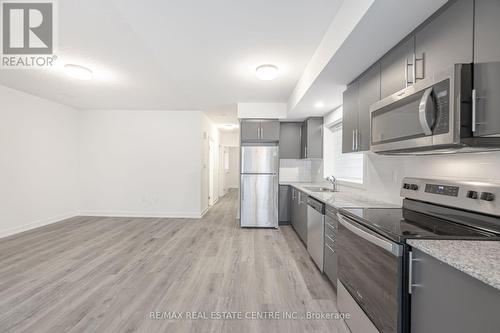 55 - 205 West Oak Trail, Kitchener, ON - Indoor Photo Showing Kitchen