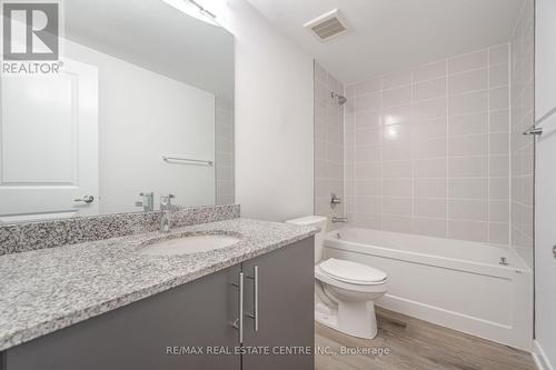 55 - 205 West Oak Trail, Kitchener, ON - Indoor Photo Showing Bathroom