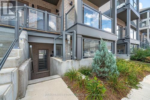 55 - 205 West Oak Trail, Kitchener, ON - Outdoor