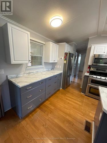 5 S - 4449 Milburough Line, Burlington, ON - Indoor Photo Showing Kitchen