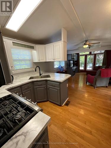 5 S - 4449 Milburough Line, Burlington, ON - Indoor Photo Showing Kitchen